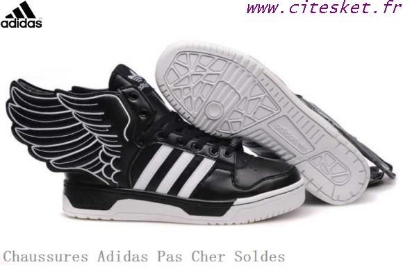 chaussure adidas ailes