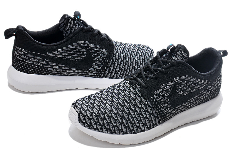 basket nike roshe run noir